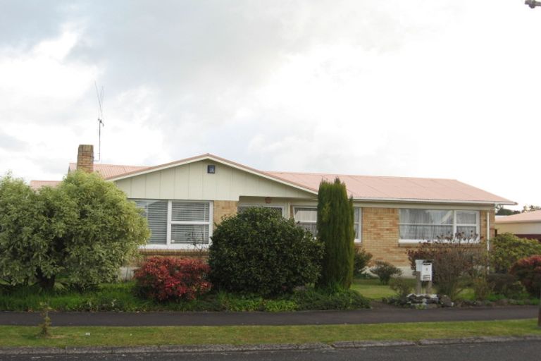 Photo of property in 1 Fenwick Crescent, Hillcrest, Hamilton, 3216