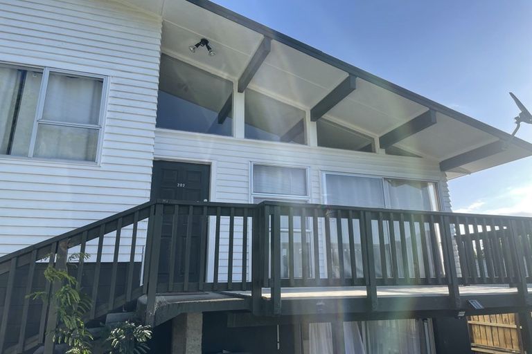 Photo of property in 202 Manuka Road, Bayview, Auckland, 0629