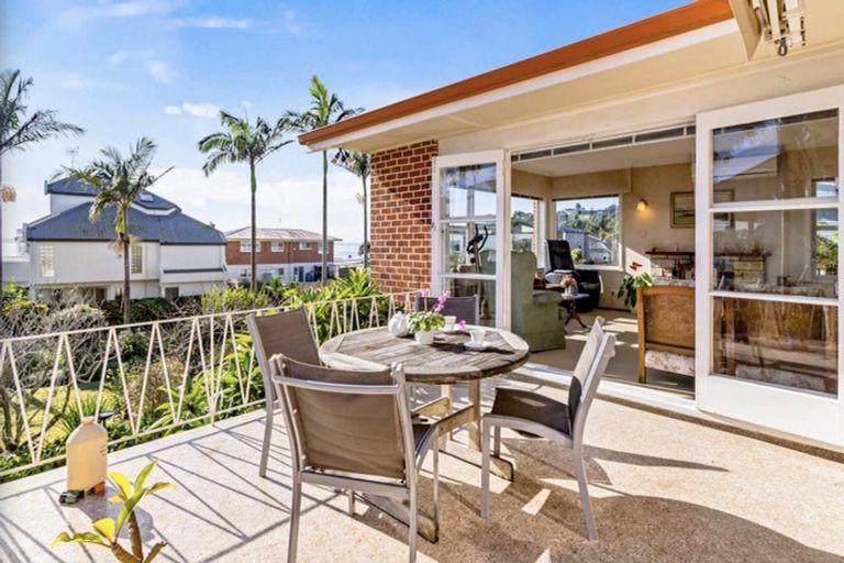 Photo of property in 7 Luke Place, Eastern Beach, Auckland, 2012