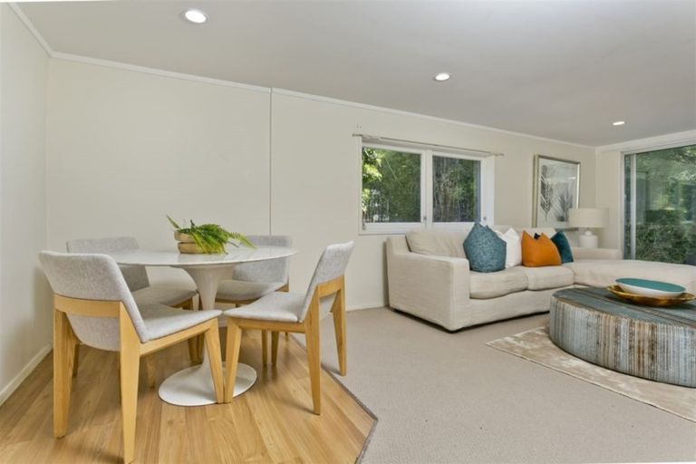 Photo of property in 1/226 Forrest Hill Road, Forrest Hill, Auckland, 0620