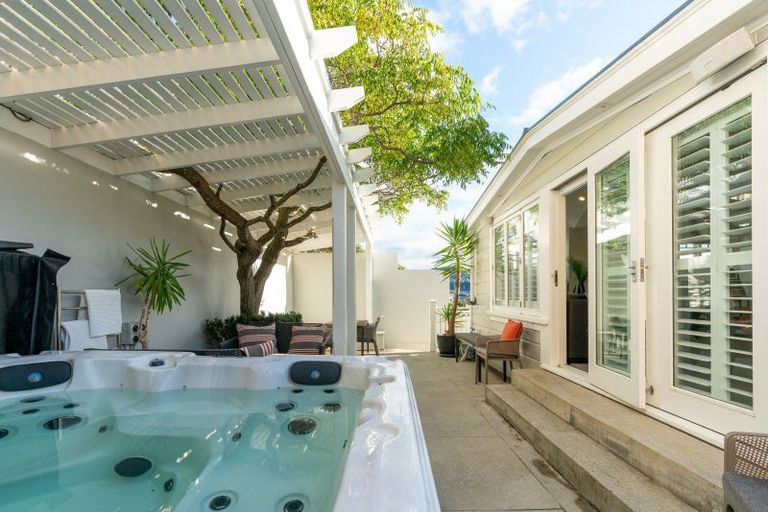 Photo of property in 48 Mcfarlane Street, Mount Victoria, Wellington, 6011