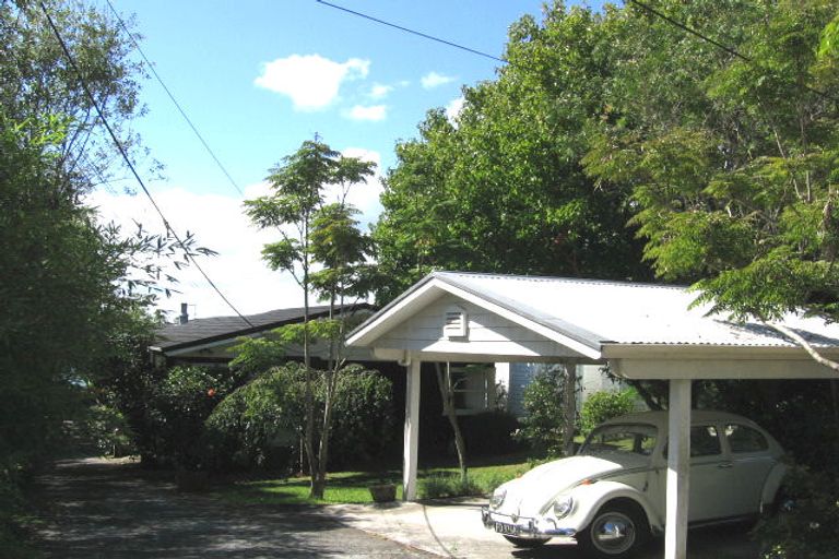 Photo of property in 10a Second Avenue, Stanley Point, Auckland, 0624