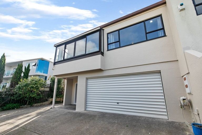 Photo of property in 4/8 City View Terrace, Birkenhead, Auckland, 0626