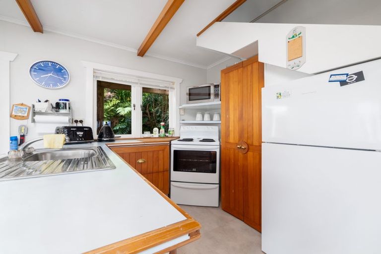 Photo of property in 6 Little Queen Street, Russell, 0202