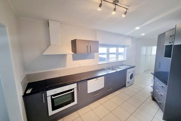 Photo of property in 2/99 Clovelly Road, Bucklands Beach, Auckland, 2012