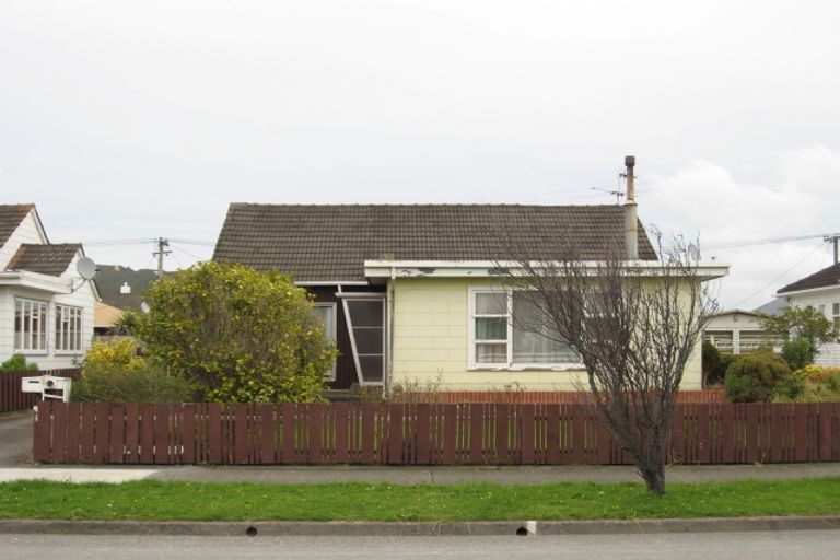 Photo of property in 93 Hewer Crescent, Naenae, Lower Hutt, 5011