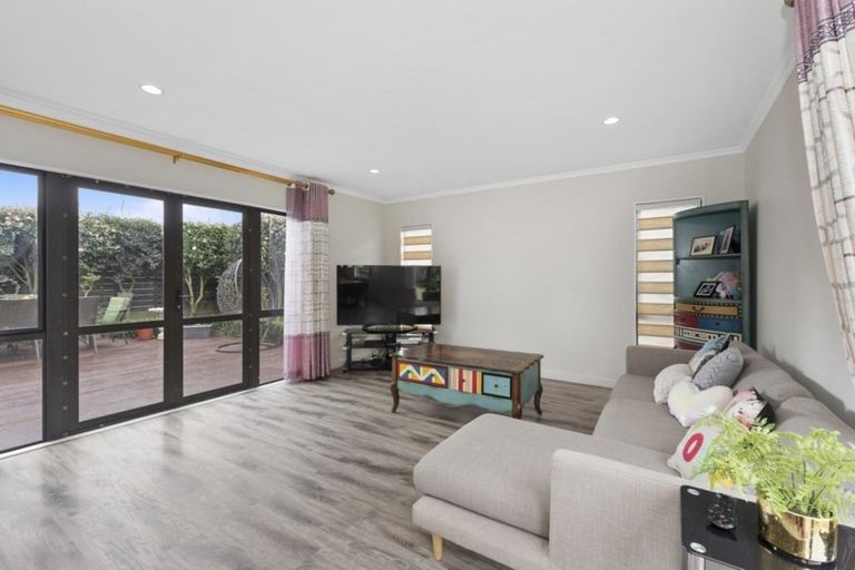 Photo of property in 47 Nielsen Gardens, Rototuna, Hamilton, 3210