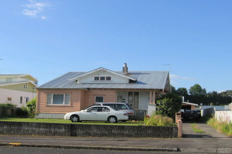Photo of property in 16 Huia Street, Taumarunui, 3920