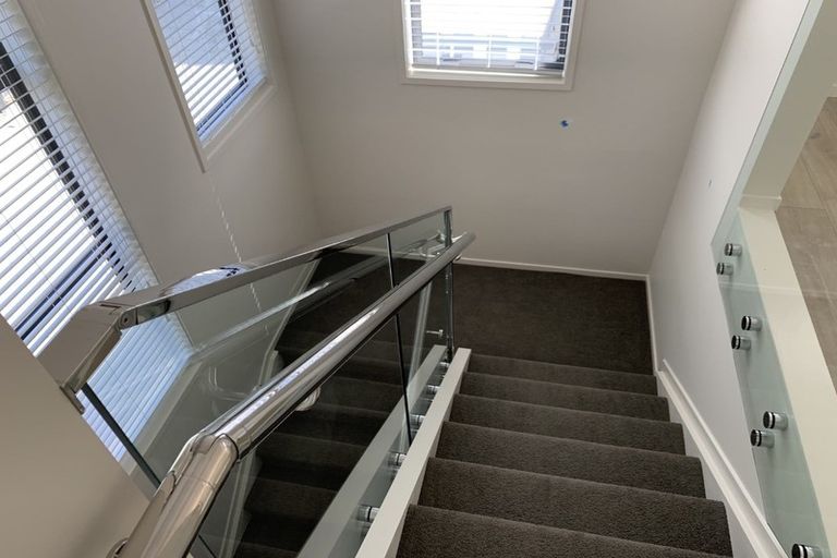 Photo of property in 10b Marama Street, Castor Bay, Auckland, 0620