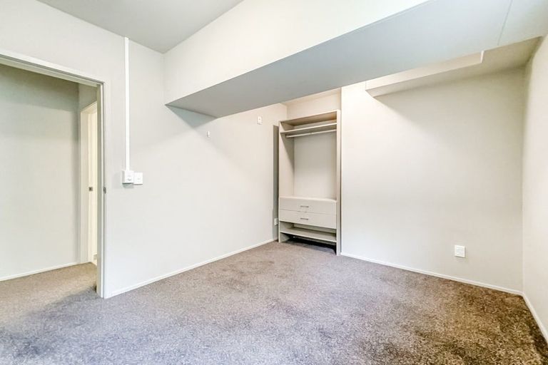 Photo of property in Sharella Living, 20 Glenmore Street, Thorndon, Wellington, 6011