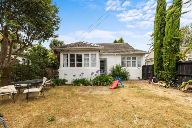 Photo of property in 12 Denvir Street, Strowan, Christchurch, 8052