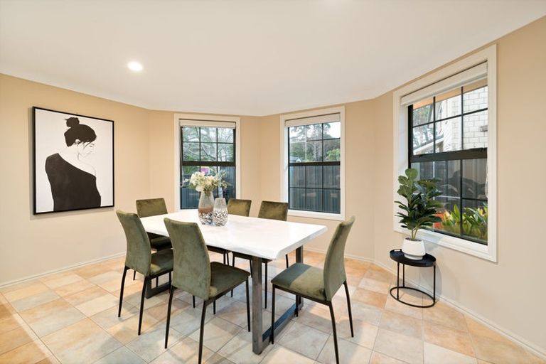 Photo of property in 30 South Kensington Way, Henderson, Auckland, 0612