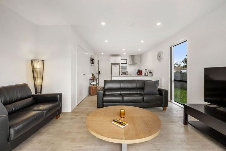 Photo of property in 7/60 Hepburn Road, Glendene, Auckland, 0602