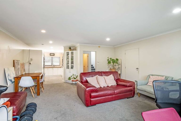 Photo of property in 5/102 Greenhithe Road, Greenhithe, Auckland, 0632