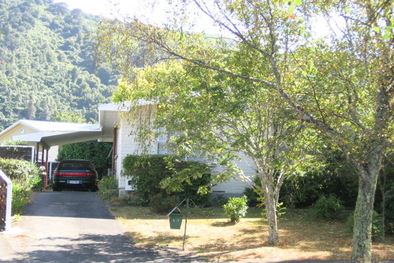 Photo of property in 13 Montana Road, Totara Park, Upper Hutt, 5018