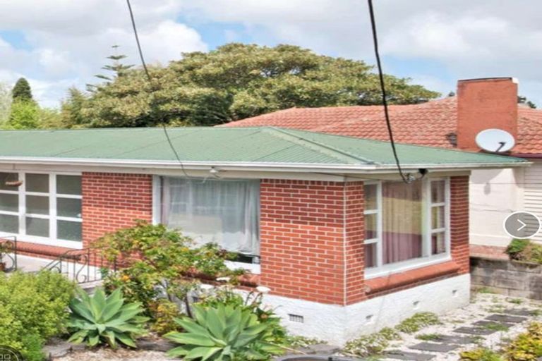 Photo of property in 35 Longburn Road, Henderson, Auckland, 0610