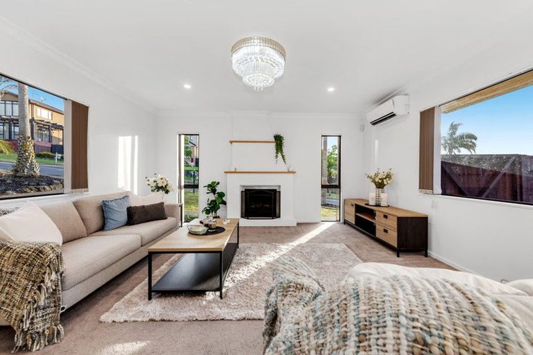 Photo of property in 97 Mt Lebanon Crescent, The Gardens, Auckland, 2105