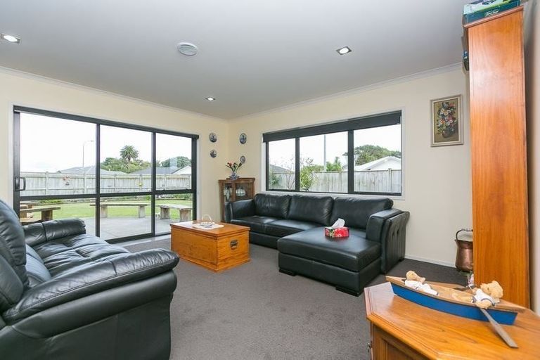 Photo of property in 1 Rawiri Drive, Bell Block, New Plymouth, 4312