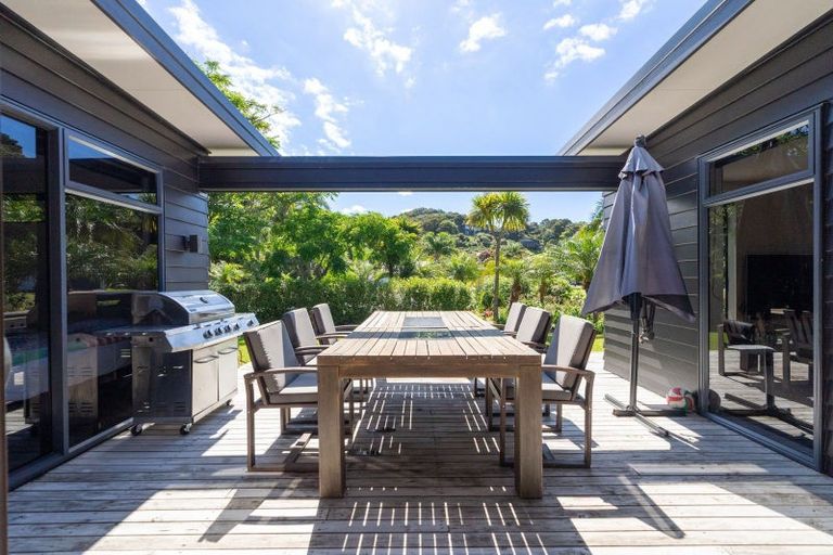 Photo of property in 1 Coral Place, Matapouri, Whangarei, 0173