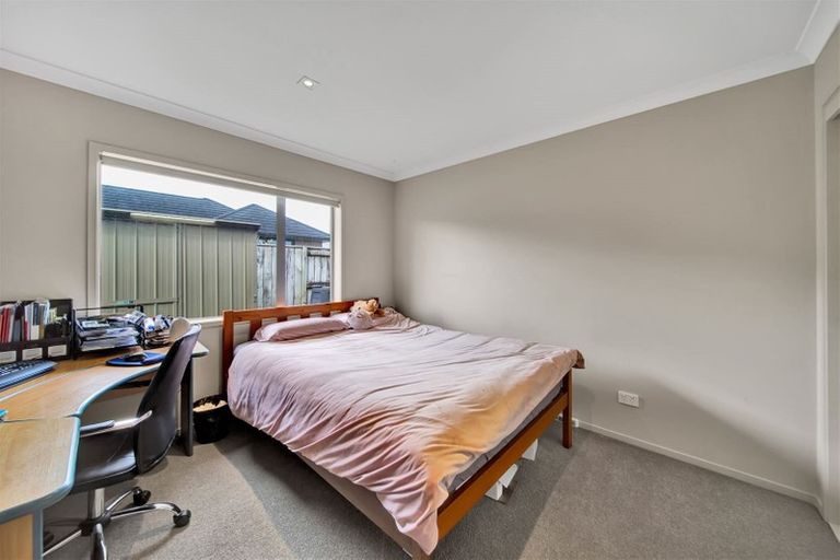 Photo of property in 8 Dolphin Parade, Bell Block, New Plymouth, 4312