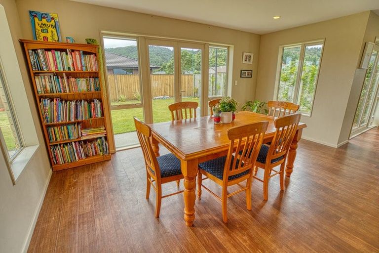 Photo of property in 16 Ridgeway Drive, Greymouth, 7805