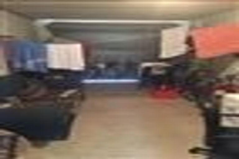 Photo of property in 1/2 Gregg Place, Sunnyvale, Auckland, 0612