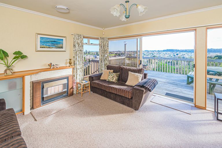 Photo of property in 25 Wairere Road, Bastia Hill, Whanganui, 4500