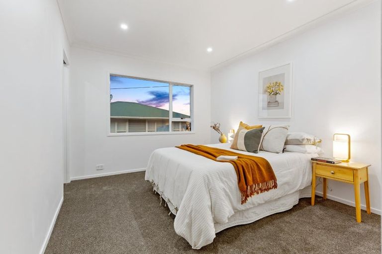 Photo of property in 74 Waimumu Road, Massey, Auckland, 0614