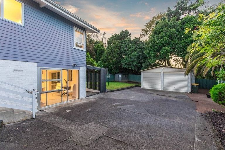 Photo of property in 16 Cardiff Road, Pakuranga, Auckland, 2010