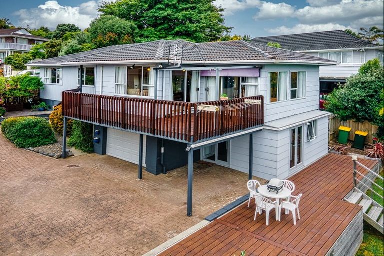 Photo of property in 28 Lewisham Street, Highland Park, Auckland, 2010