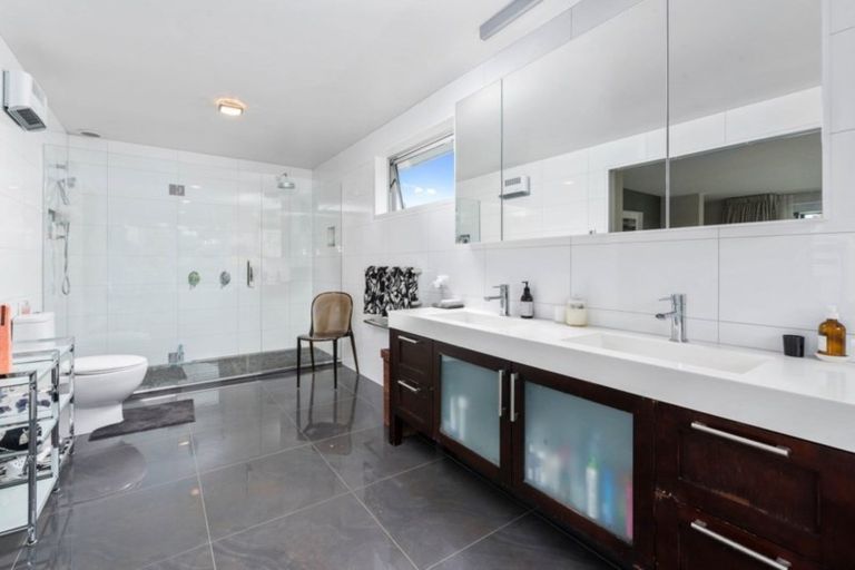 Photo of property in 33 Sargood Drive, Wanaka, 9305