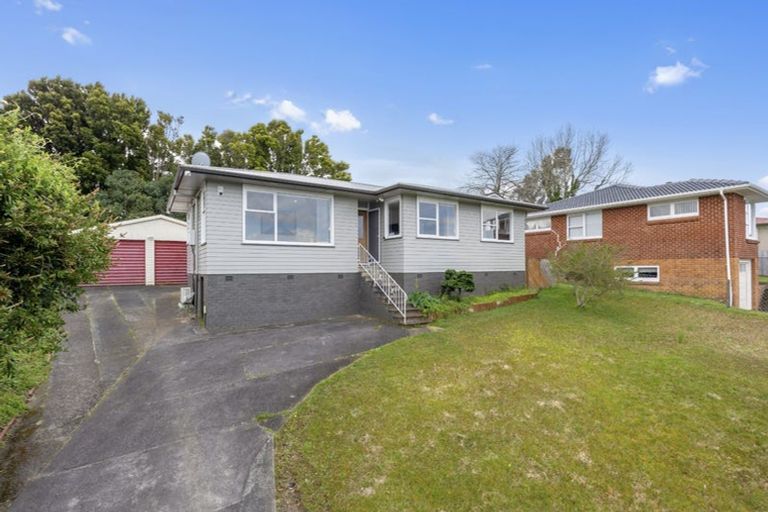 Photo of property in 9 Grimshaw Place, Henderson, Auckland, 0612