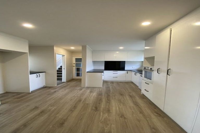 Photo of property in 1/17 Otakau Road, Milford, Auckland, 0620