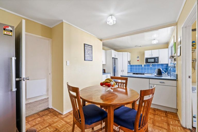 Photo of property in 18 Peterhouse Place, West Harbour, Auckland, 0618