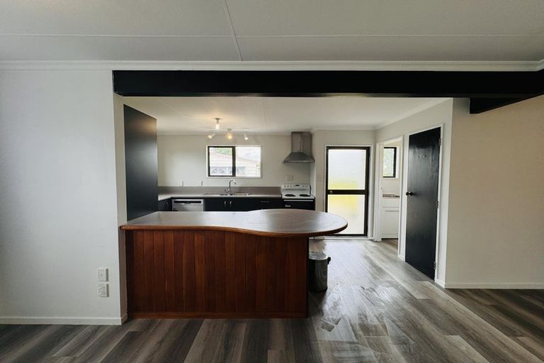 Photo of property in 50 Hillcrest Drive, Kelvin Grove, Palmerston North, 4414