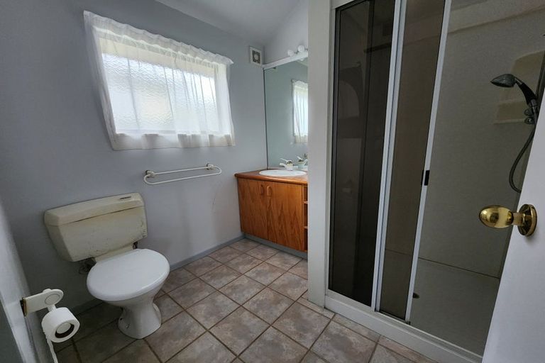 Photo of property in 33 Halladale Road, Papakowhai, Porirua, 5024