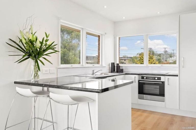 Photo of property in 1/8 Ngataringa Road, Devonport, Auckland, 0624