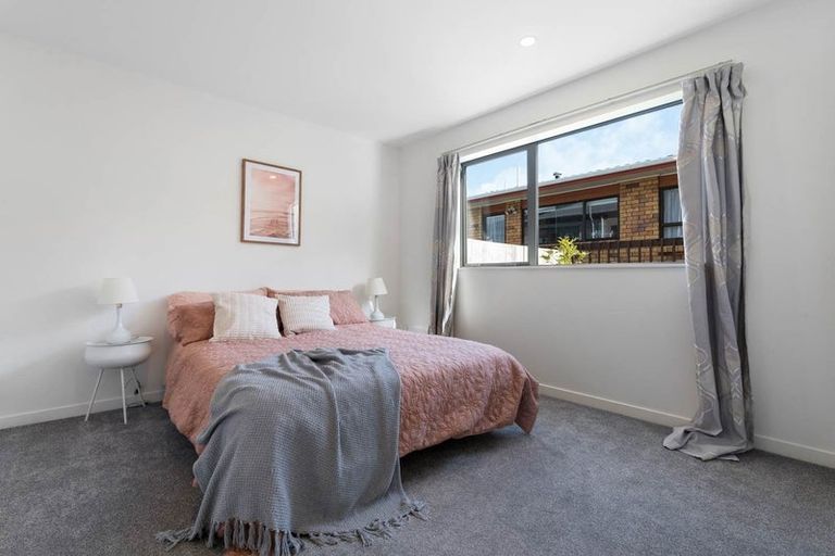 Photo of property in 32b Gulf View Road, Murrays Bay, Auckland, 0630