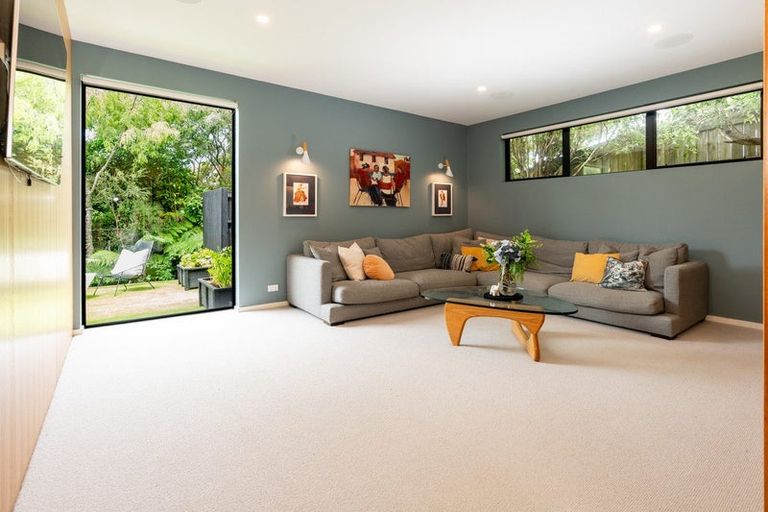 Photo of property in 17 Kim Street, Khandallah, Wellington, 6035