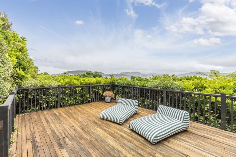 Photo of property in 50 Amapur Drive, Khandallah, Wellington, 6035