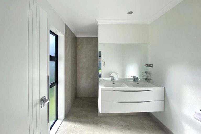 Photo of property in 16 Helen June Avenue, Flagstaff, Hamilton, 3210