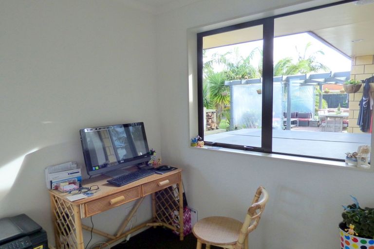 Photo of property in 16 Halyard Loop, Haruru, 0204