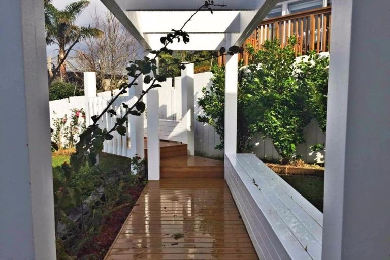 Photo of property in 46 Caldera Drive, Long Bay, Auckland, 0630