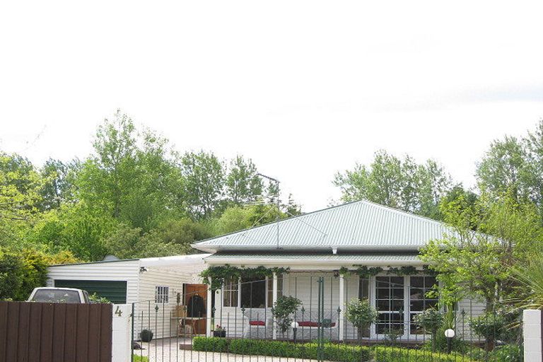 Photo of property in 4 Mckenzie Place, Waikuku Beach, 7402