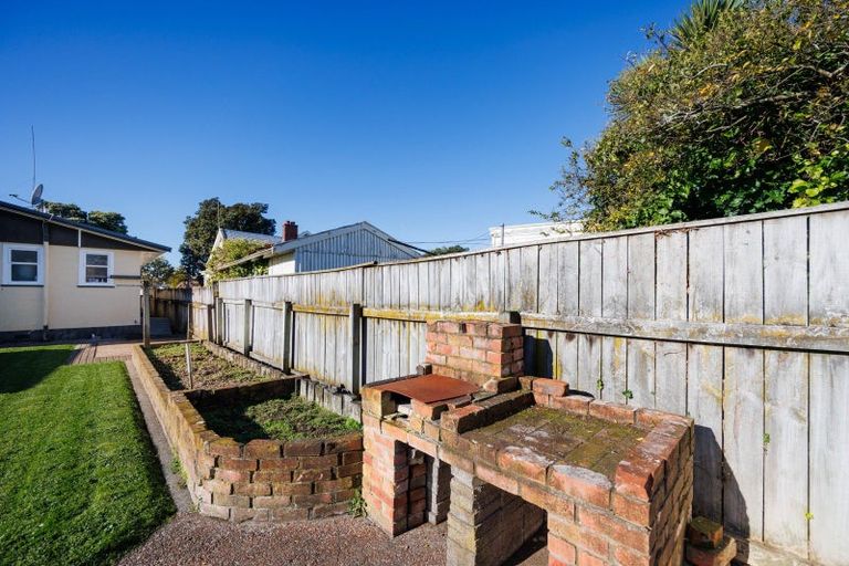 Photo of property in 2/106 Linton Street, West End, Palmerston North, 4410