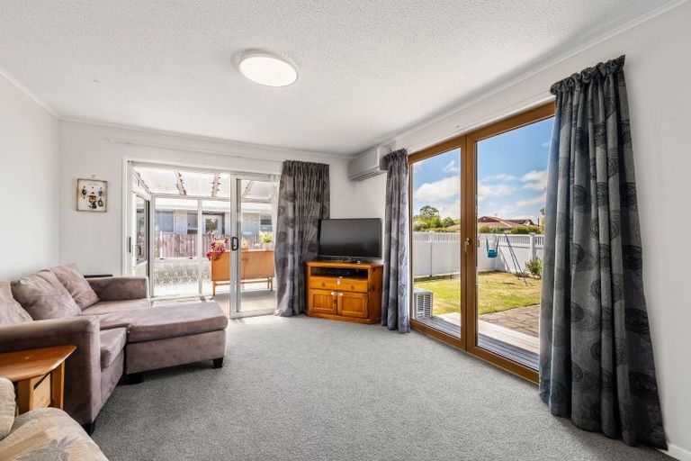 Photo of property in 1/6 Cam Place, Harewood, Christchurch, 8051