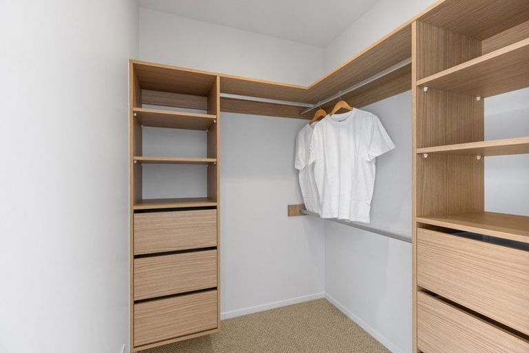 Photo of property in 1/92 Holly Road, St Albans, Christchurch, 8014