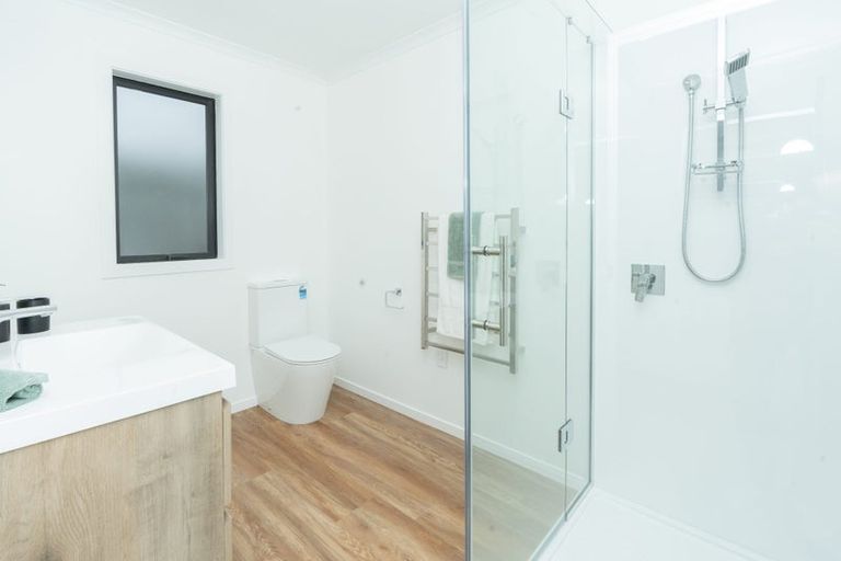 Photo of property in 1/4 Marama Street, Castor Bay, Auckland, 0620