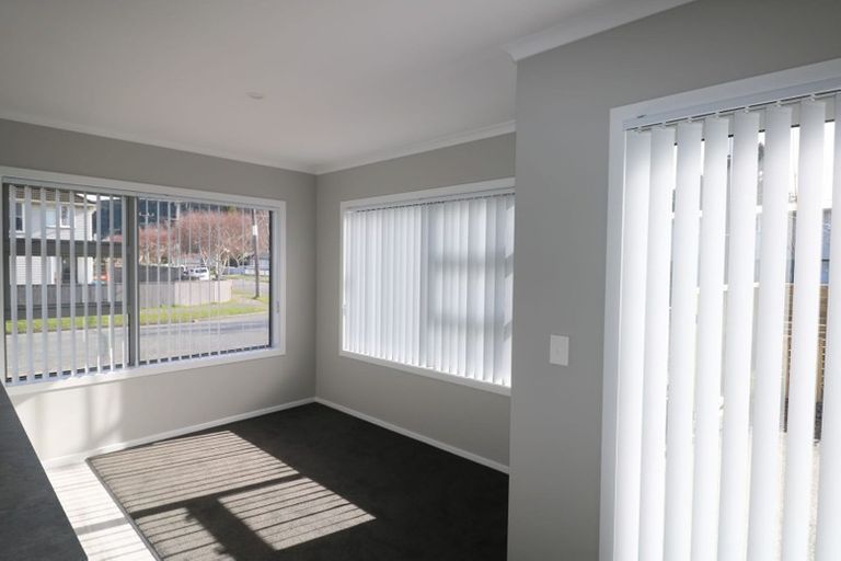 Photo of property in 76 Ruahine Street, Paraparaumu, 5032