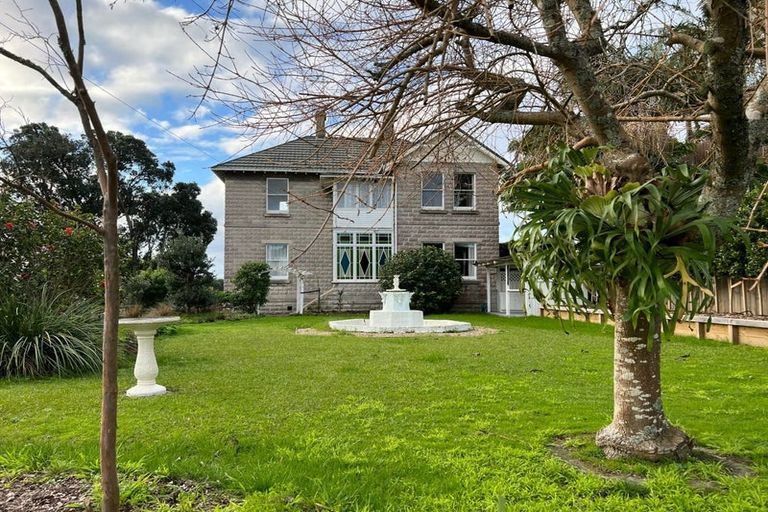 Photo of property in 152 Calliope Road, Stanley Point, Auckland, 0624